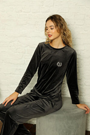 Kadın Bisiklet Yaka İpeksi Kadife Cepli Kışlık Pijama Takımı