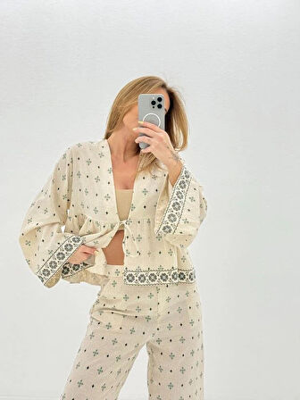 Bej Pile Detaylı Desenli Bağlamalı Kısa Kimono Naturel