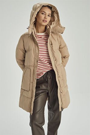 18287 WOMANIA MONT TORONTO