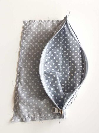 20x30 cm Dikilmiş Fermuarlı Astar Gri Puantiye