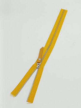 Gerçek Deri Başlıklı Hardal Fermuar 40 Cm Gümüş Metal