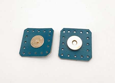 Turkuaz Gerçek Derili Kare Mıknatıslı Çıtçıt Light Gold Metalli