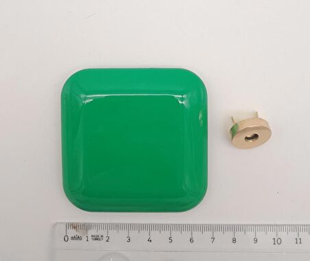 7 cm Kare Akrilikli Yeşil Renk Light Gold Mıknatıslı Kilit