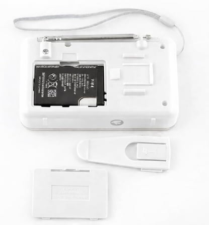 L-938 Şarjlı Taşınabilir FM Radyo | Dijital Ekranlı | USB/TF/SD/AUX Destekli | BL-5C Bataryalı Cep Radyosu (Beyaz)