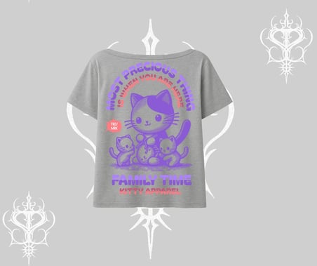 Family Time Yazılı Sevimli Anne Kedi Arka Baskılı Kayık Yaka Tshirt