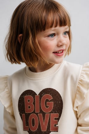 Kız Çocuk Big Love Kalp Baskılı Sweatshirt | Omuzları Fırfırlı | 3–9 Yaş | RG1793