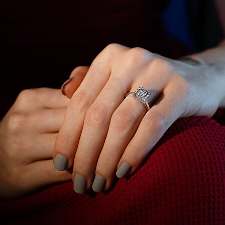 0.42 Karat Baget Pırlanta Yüzük