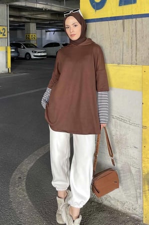 Kolu Çizgi Detaylı Kapüşonlu Sweat