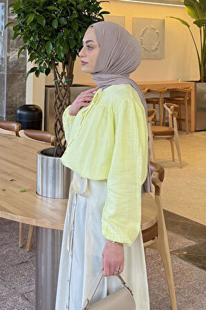 V Yaka Kolları Lastikli Müslim Tesettür Gömlek Soft Sarı