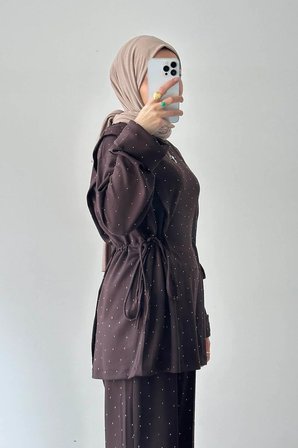 Tünel Detaylı Taşlı Takım Acı Kahverengi