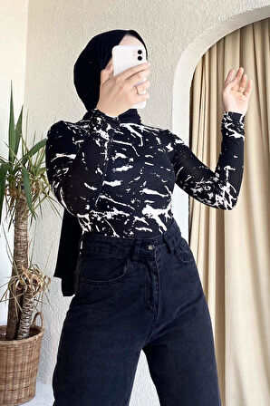 Yarım Balıkçı Yaka Soyut Desenli Body Siyah