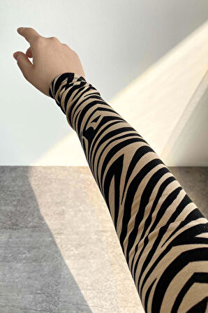 Yarım Balıkçı Yaka Zebra Desenli Body Sütlü Kahve