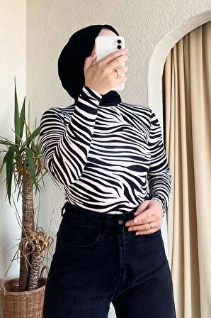Yarım Balıkçı Yaka Zebra Desenli Body Siyah