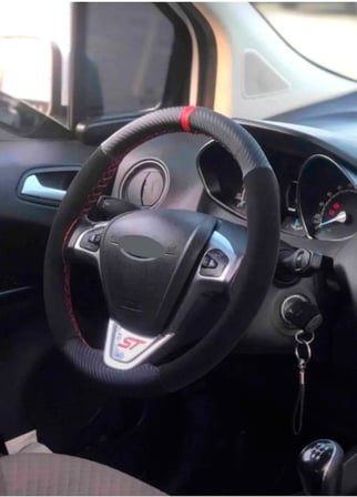 VW ile uyumlu Golf 7 Uyumlu Alkantara Karbon Direksiyon Kılıfı Kırmızı Yüzüklü