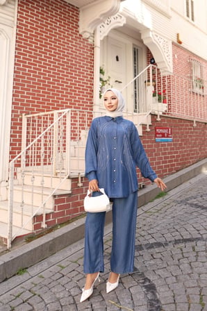 Gömlek ve Bol Paça Pantolonlu Taş İşlemeli Takım