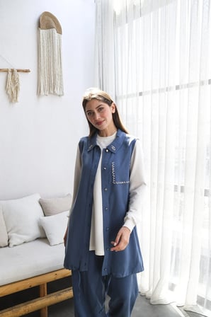 Taş İşlemeli Yelek, Sweat ve Pantolondan Oluşan Üçlü Takım