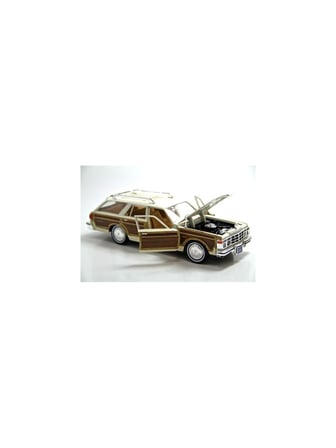 Motormax 1:24 1979 Chrysler Le Baron Town Country -Krem Model Araba