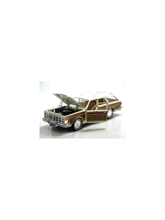 Motormax 1:24 1979 Chrysler Le Baron Town Country -Krem Model Araba