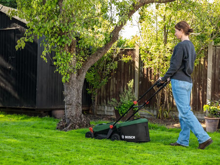 Bosch Rotak 18V-32 Solo (Aküsüz) Çim Biçme Makinesi