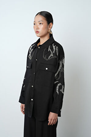 Kadın Çift Cepli Önü Boncuk İşlemeli Düz Renk Gömlek