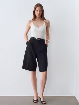 Dantelli V Yaka Askılı Kadın Crop Top Yazlık Günlük Üst