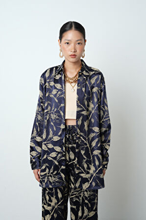 Kadın Lacivert - Krem Renk Desenli Oversize Kesim Gömlek