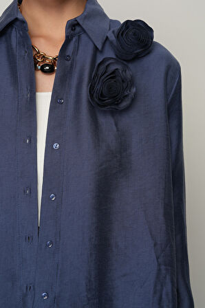 Kadın Önü Çift Gül İşlemeli Düz Renk Gömlek