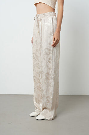 Kadın Bej Renk Çiçek Desenli Bol Paça Beli Lastikli Pantolon