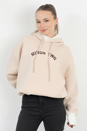 Kadın Nakışlı Yaka ve Kol Ucu Triko Detaylı Kapüşonlu Sweatshirt Taş – 5074