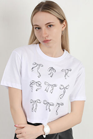 Kadın Bisiklet Yaka Fiyonk Baskılı T-Shirt Beyaz - 925027