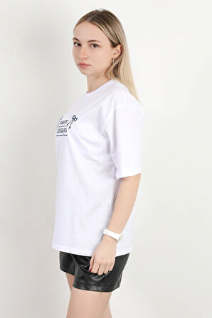 Kadın Bisiklet Yaka Romantic Nakışlı T-Shirt Beyaz - 925017