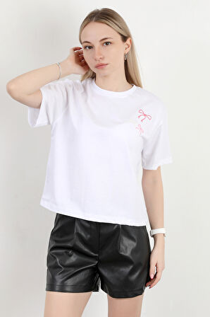 Kadın Bisiklet Yaka Omzu Fiyonk Nakışlı Pamuklu T-Shirt Beyaz - 925022