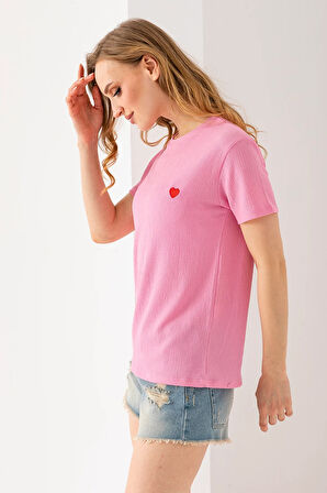 Kadın Bisiklet Yaka Kalp Nakışlı Bürümcük T-Shirt Pembe - 254427