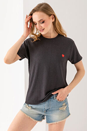 Kadın Bisiklet Yaka Kalp Nakışlı Bürümcük T-Shirt Antrasit - 254427