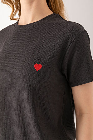 Kadın Bisiklet Yaka Kalp Nakışlı Bürümcük T-Shirt Antrasit - 254427