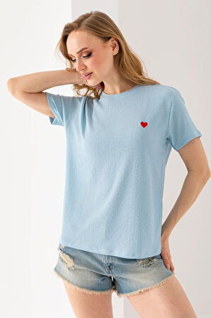 Kadın Bisiklet Yaka Kalp Nakışlı Bürümcük T-Shirt Mavi - 254427