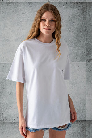 Kadın Bisiklet Yaka Fiyonk Nakışlı %100 Pamuklu T-Shirt Beyaz - 25789