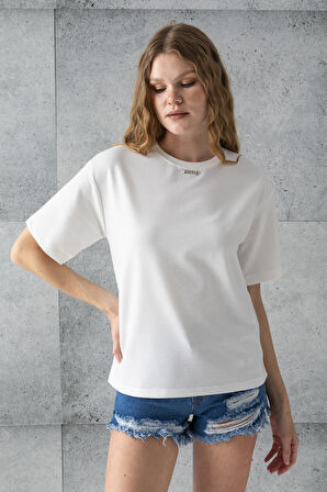 Kadın Bisiklet Yaka Kroche Aksesuarlı T-Shirt Beyaz - 25779
