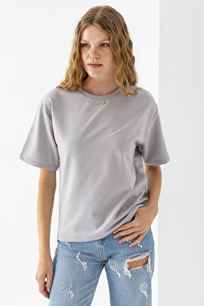 Kadın Bisiklet Yaka Kroche Aksesuarlı T-Shirt Gri - 25779
