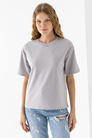 Kadın Bisiklet Yaka Kroche Aksesuarlı T-Shirt Gri - 25779