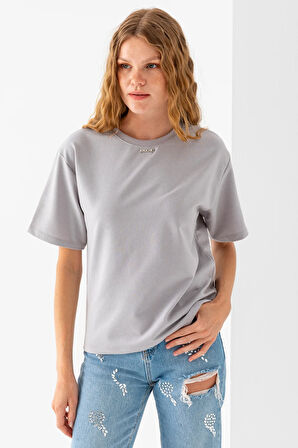 Kadın Bisiklet Yaka Kroche Aksesuarlı T-Shirt Gri - 25779