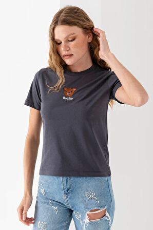 Kadın Bisiklet Yaka Ayıcık Nakışlı %100 Pamuklu T-Shirt Antrasit - 25786