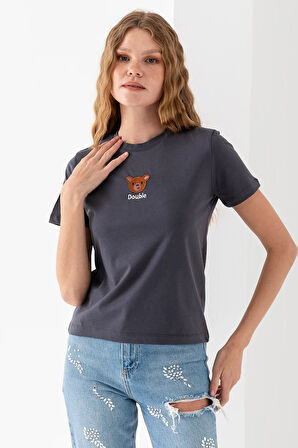 Kadın Bisiklet Yaka Ayıcık Nakışlı %100 Pamuklu T-Shirt Antrasit - 25786