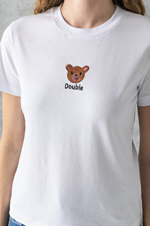 Kadın Bisiklet Yaka Ayıcık Nakışlı %100 Pamuklu T-Shirt Beyaz - 25786