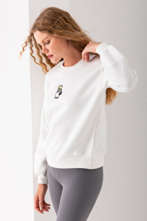Kadın Bisiklet Yaka Çantalı Ayıcık Nakışlı 3İp Sweatshirt Beyaz - 2626