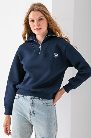 Kadın Yarım Fermuarlı Taşlı Kalp Nakışlı 3İp Sweatshirt Lacivert - 2665