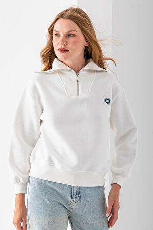 Kadın Yarım Fermuarlı Taşlı Kalp Nakışlı 3İp Sweatshirt Beyaz - 2665
