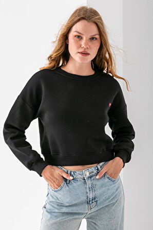Kadın Bisiklet Yaka Kalp Nakışlı 3İp Crop Sweatshirt Siyah - 2669