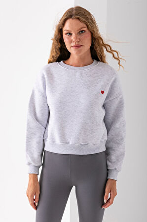 Kadın Bisiklet Yaka Kalp Nakışlı 3İp Crop Sweatshirt Gri - 2669