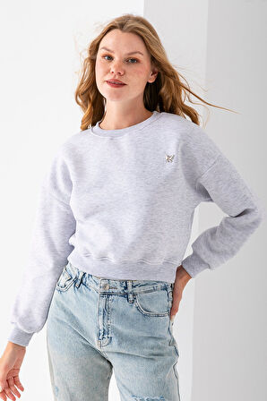 Kadın Bisiklet Yaka Kelebek Aksesuarlı 3İp Crop Sweatshirt Gri - 2670